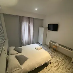 3* Bed and breakfast Moshi Moshi